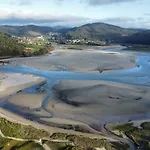 Beachfront Surf & House, Charming & Quiet Gasthuis Valdoviño