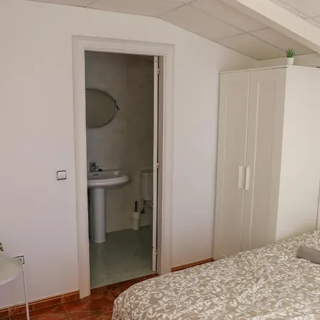 Beachfront Surf & House, Charming & Quiet Casa de hóspedes