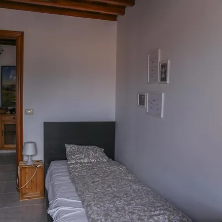 Casa de hóspedes Beachfront Surf & House, Charming & Quiet