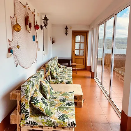 Casa de hóspedes Beachfront Surf & House, Charming & Quiet