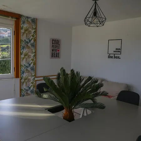 Casa de hóspedes Beachfront Surf & House, Charming & Quiet