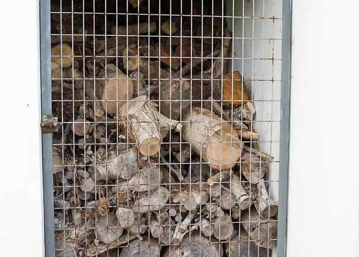 Beachfront Surf & House, Charming & Quiet Konukevi