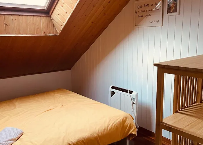 Beachfront Surf & House, Charming & Quiet * Valdoviño