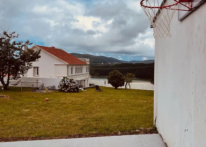 Beachfront Surf & House, Charming & Quiet Konukevi *